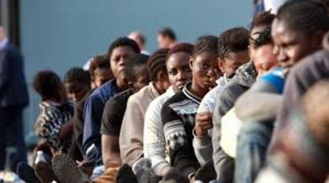 BRESCIA E  I MIGRANTI: LA SINDACA GETTA LA SPUGNA